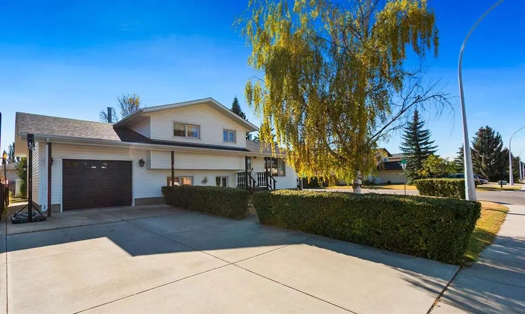 5445 56 Street