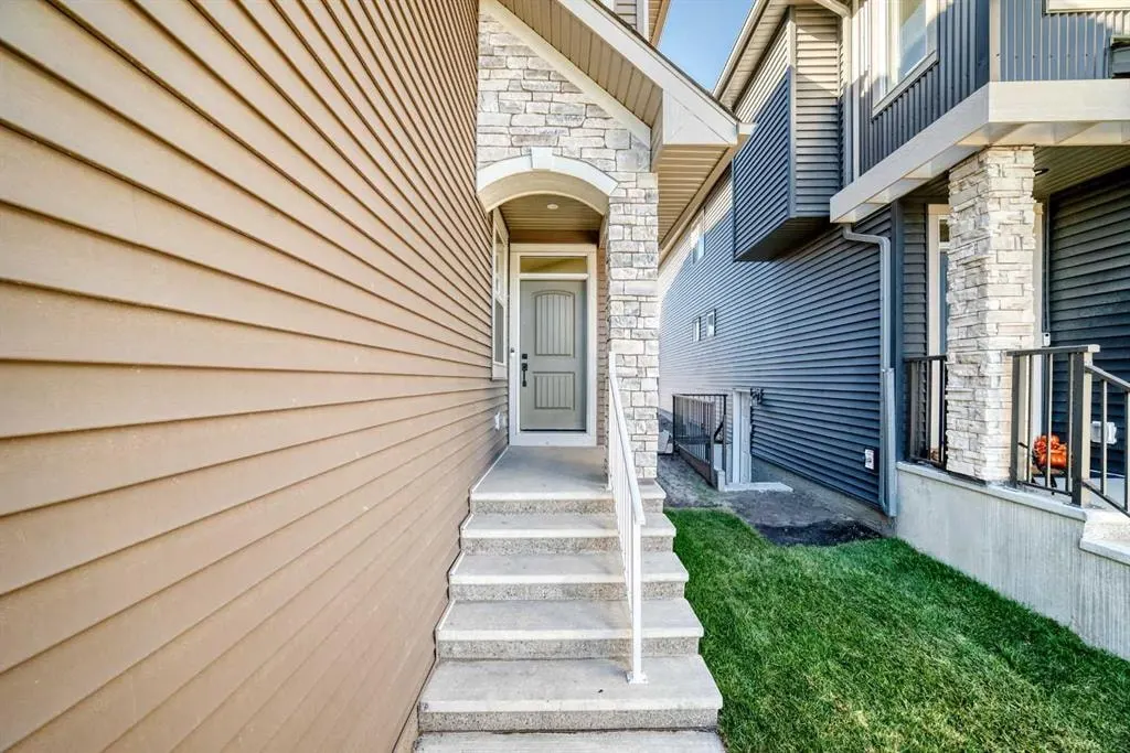 105 Corner Glen Green NE