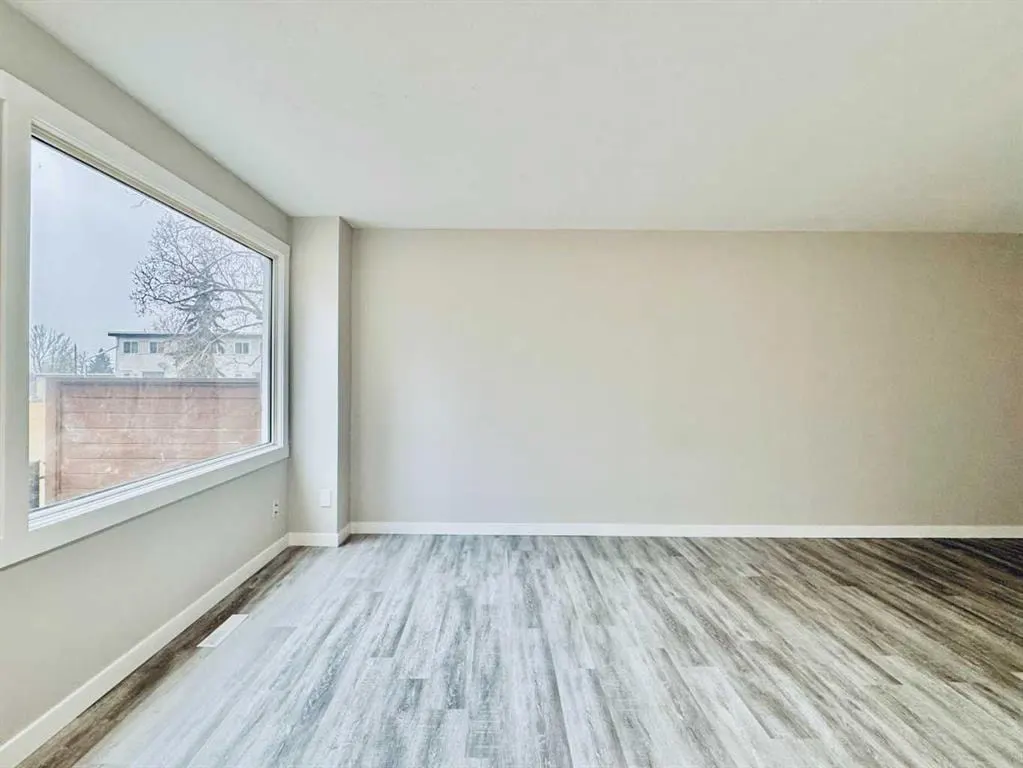 2211 19 Street NE #221
