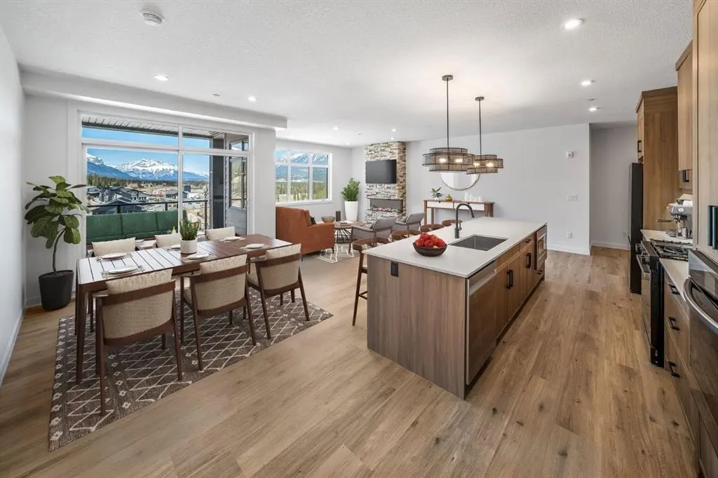 10 Cascade Ridge #205