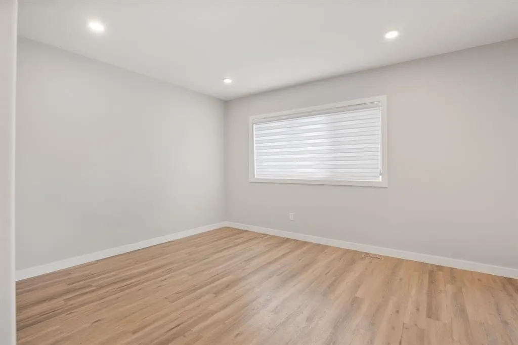 38 Thayer Close