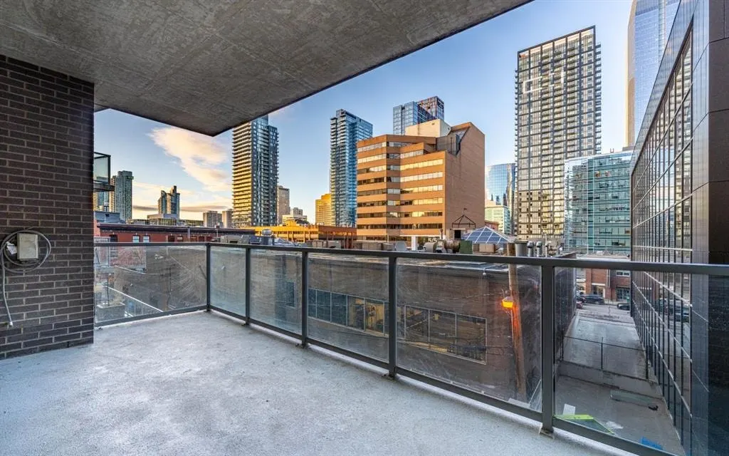 530 12 Avenue SW #303