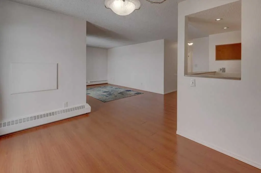 8604 48 Avenue NW #811