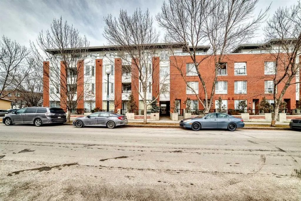 830 Centre Avenue NE #204