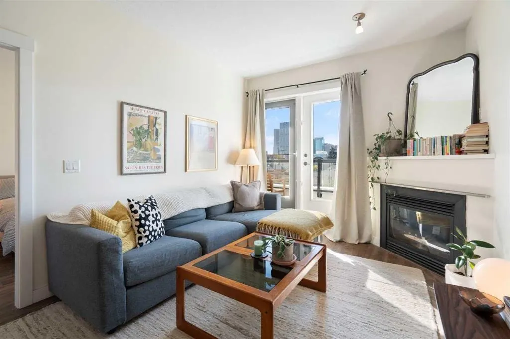 830 Centre Avenue NE #406