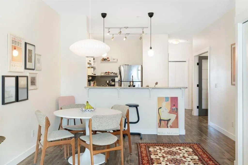 830 Centre Avenue NE #406