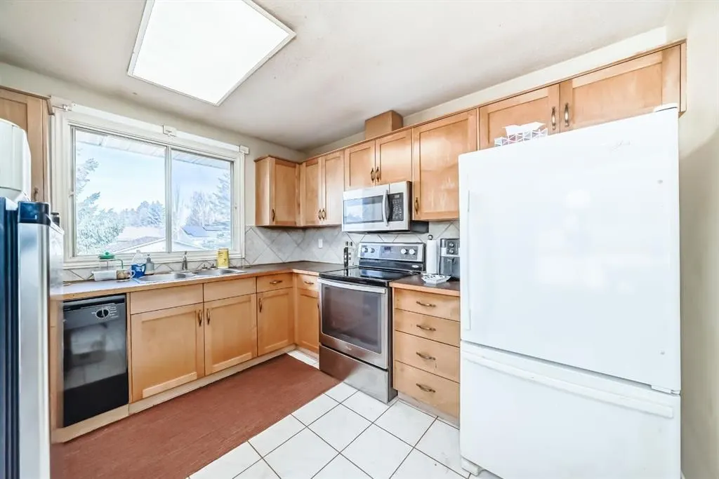 247 Bracewood Road SW