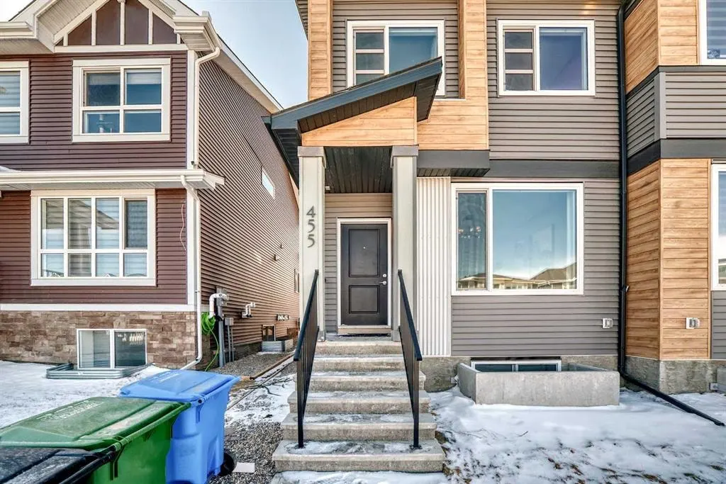 455 Tekarra Drive NW