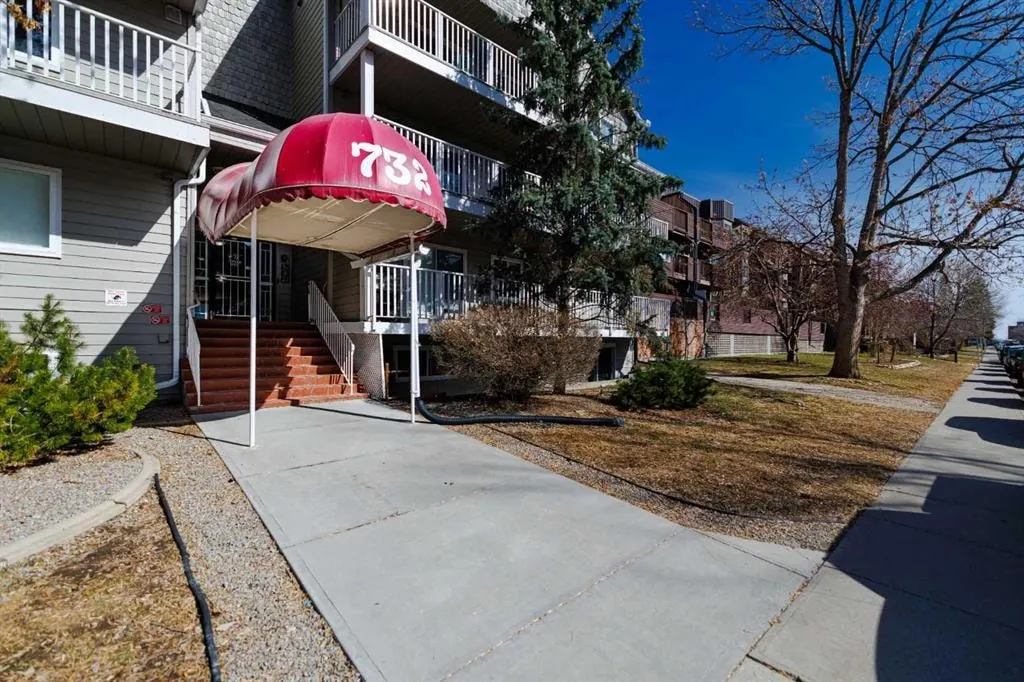 732 57 Avenue SW #403
