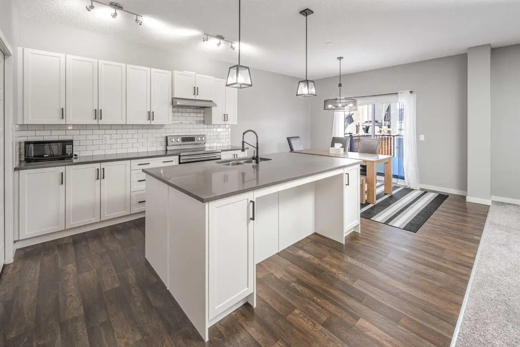80 Howse Manor NE