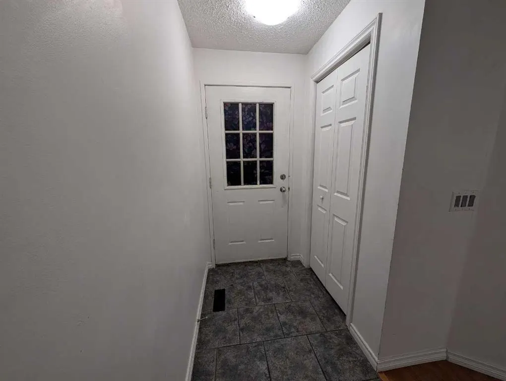 114 Castledale Way NE