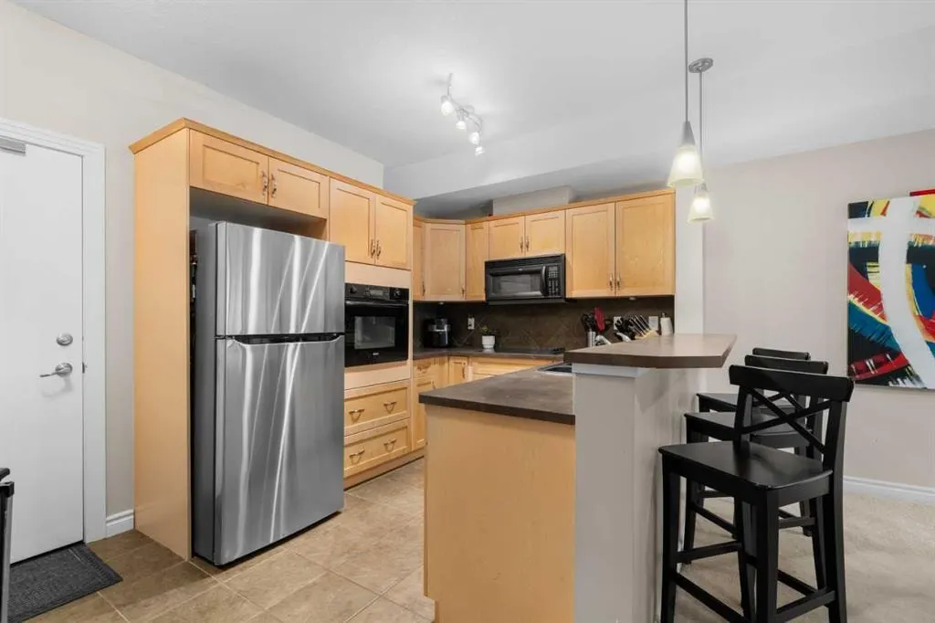 60 Royal Oak Plaza NW #117