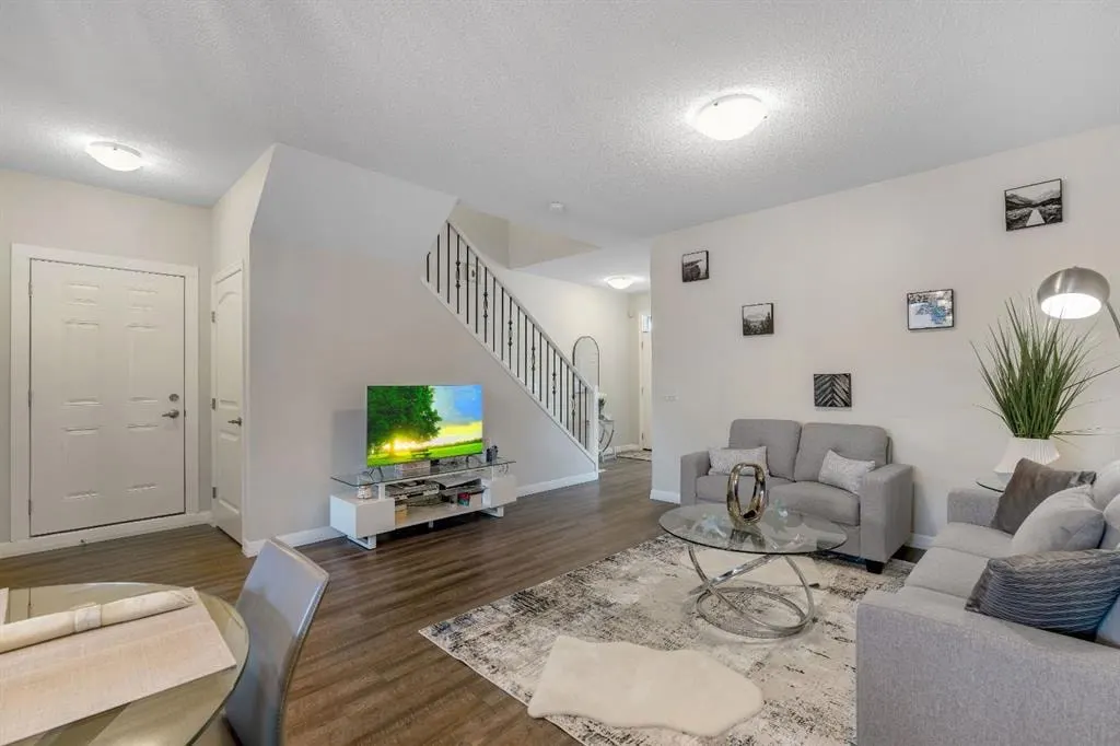 77 Red Sky Way NE