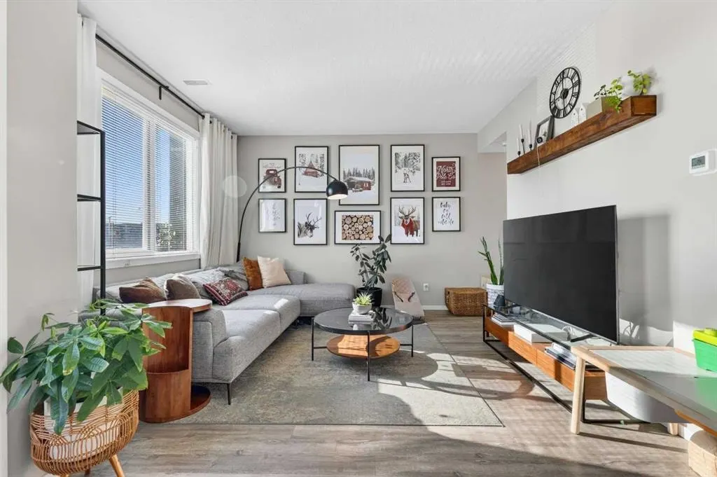 445 Redstone Walk NE #203