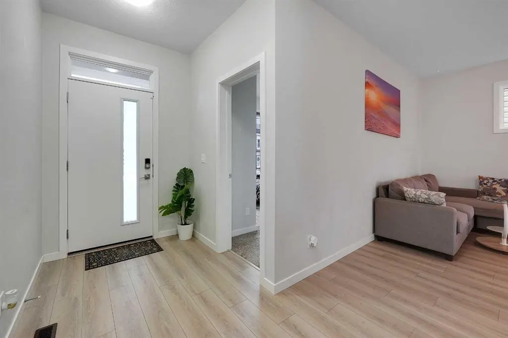32 SETON Row SE