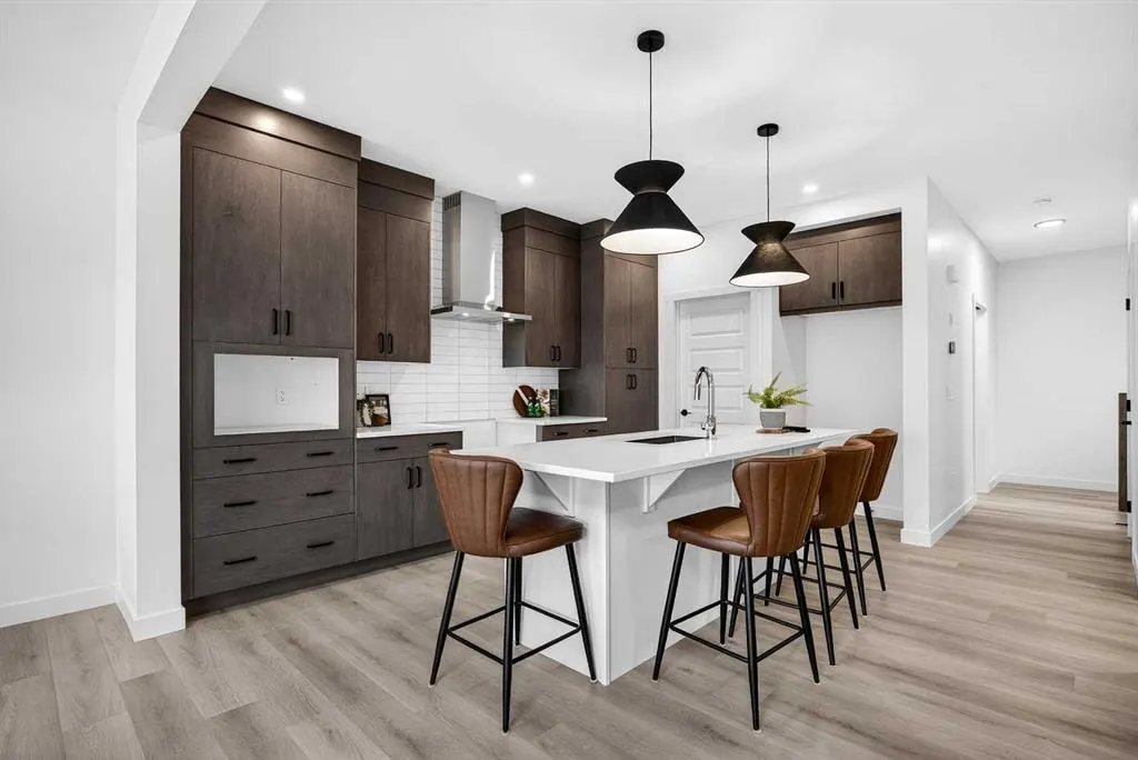 214 Bayview Park SW