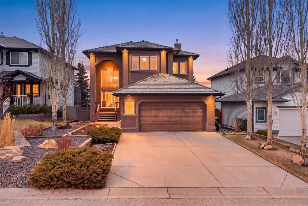 111 Valley Ponds Crescent NW
