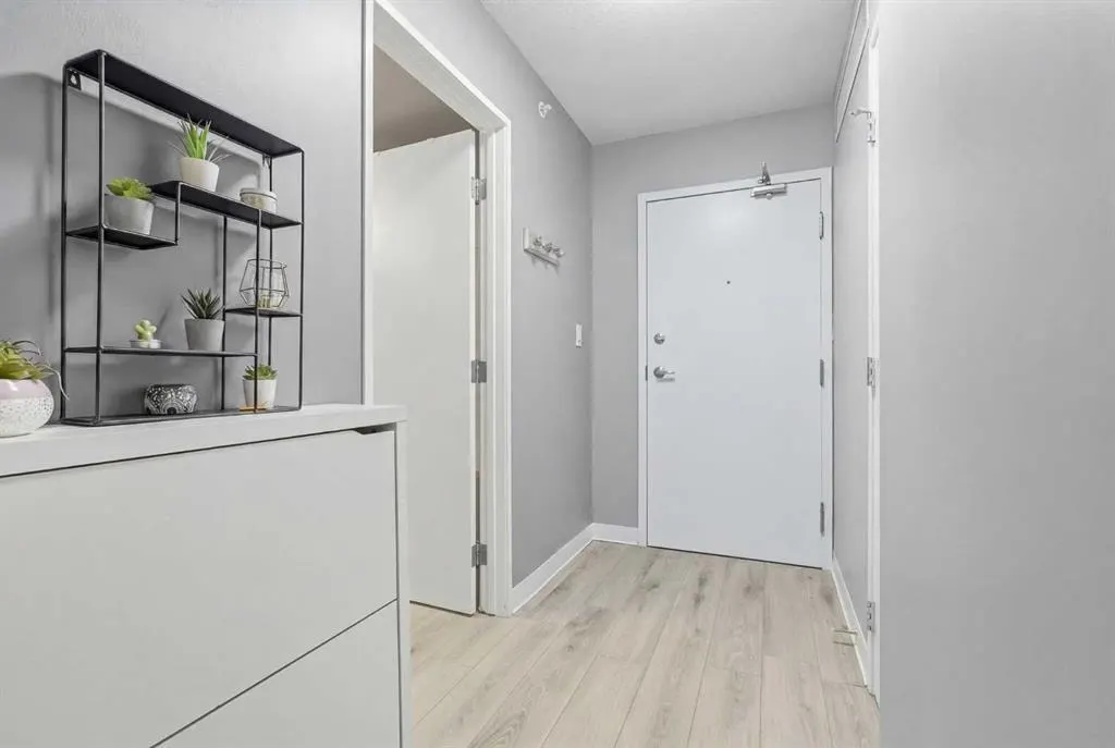 188 15 Avenue SW #203