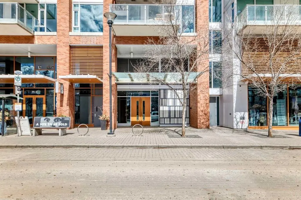 560 6 Avenue SE #204