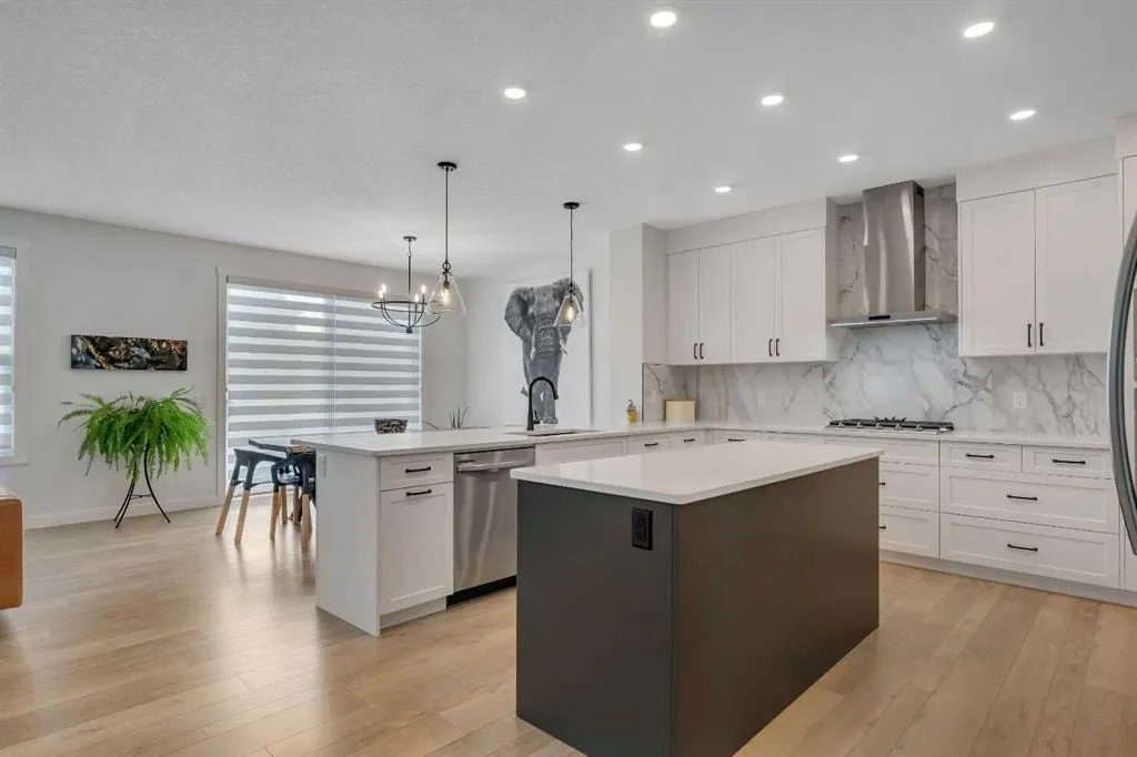 649 Sailfin Drive