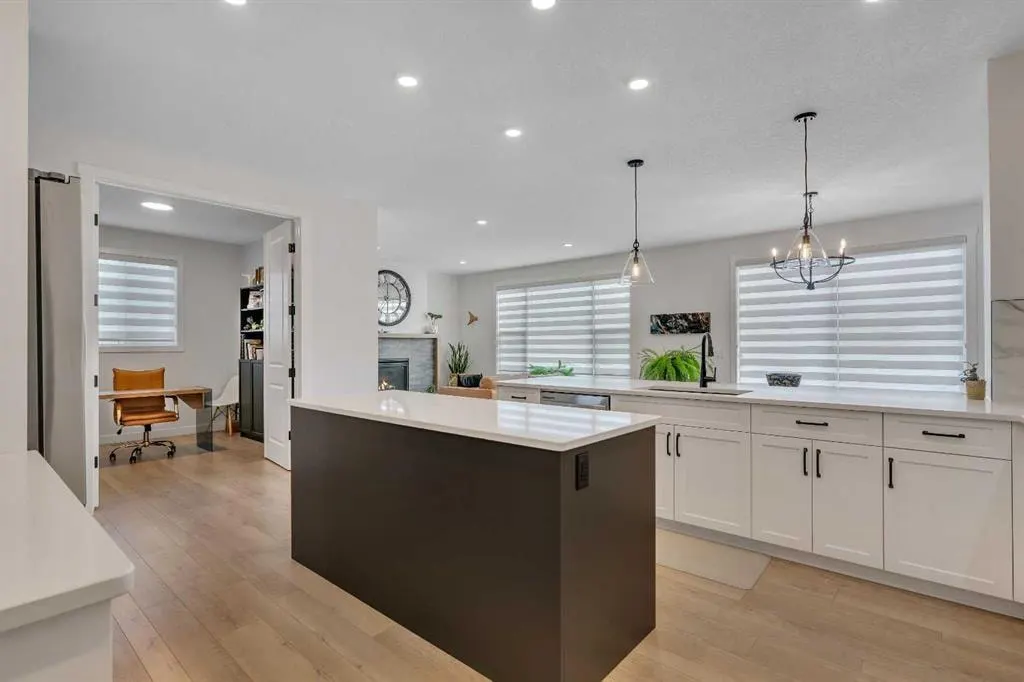 649 Sailfin Drive