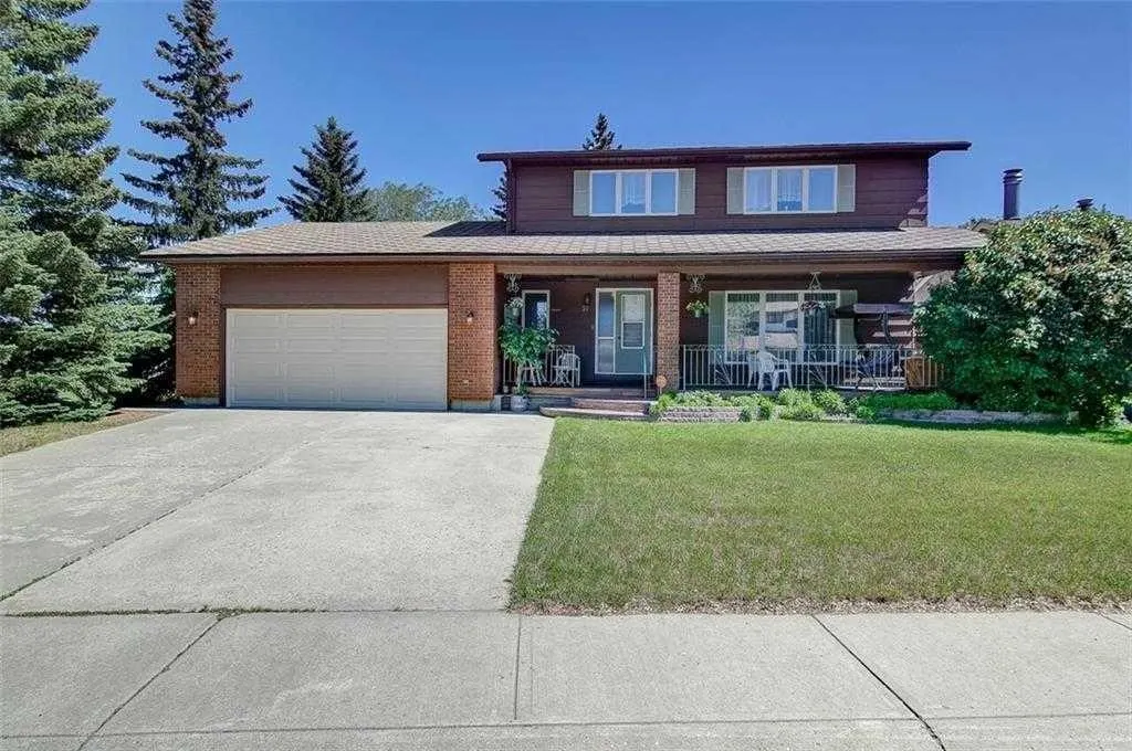 51 Parkwood Crescent