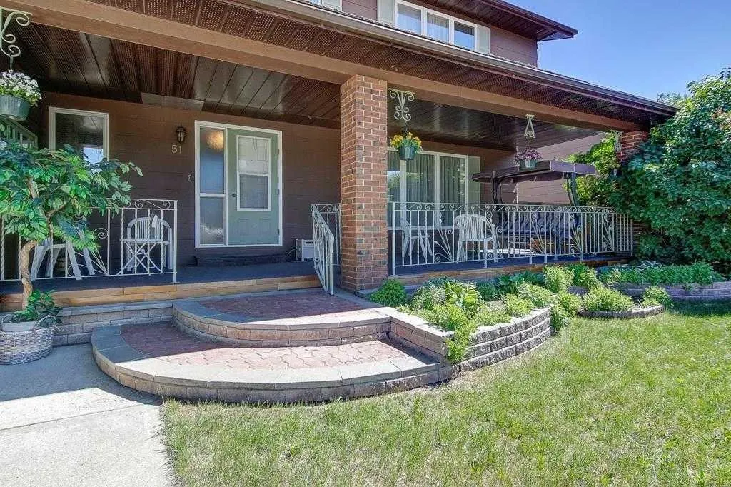 51 Parkwood Crescent