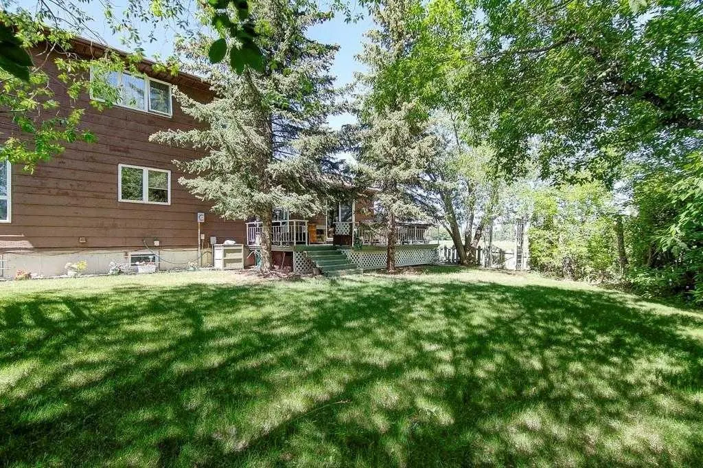 51 Parkwood Crescent