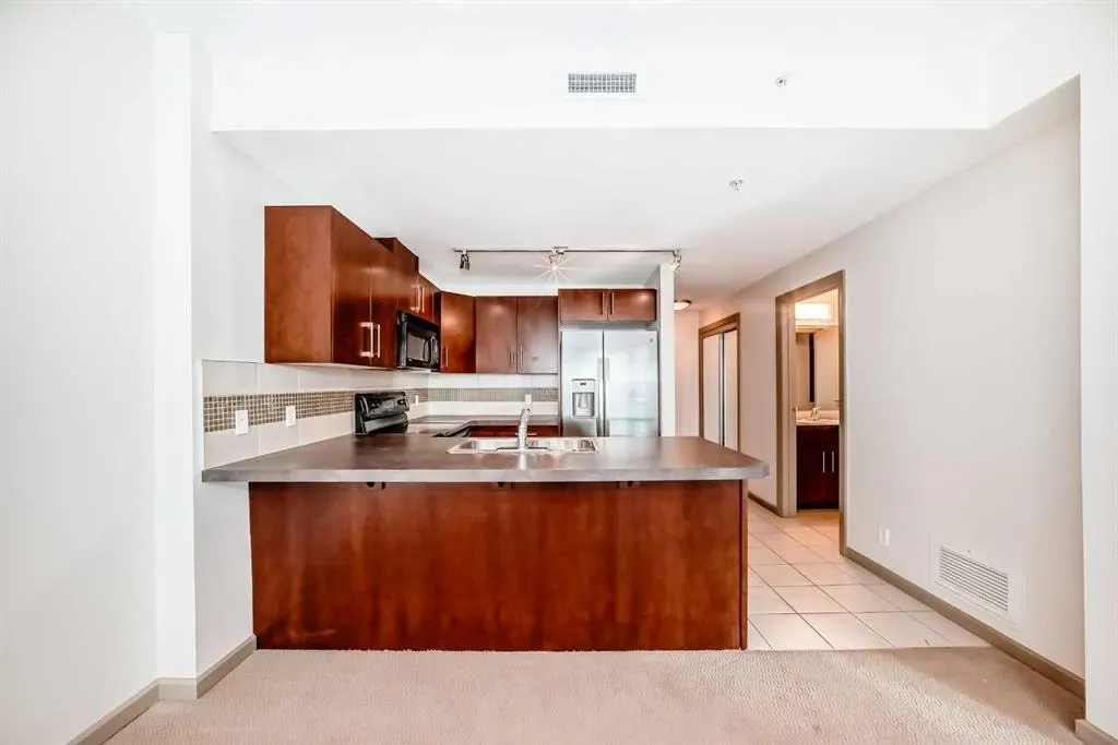 210 15 Avenue SE #502