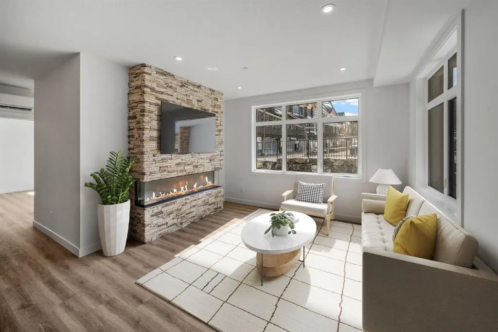 10 Cascade Ridge #104