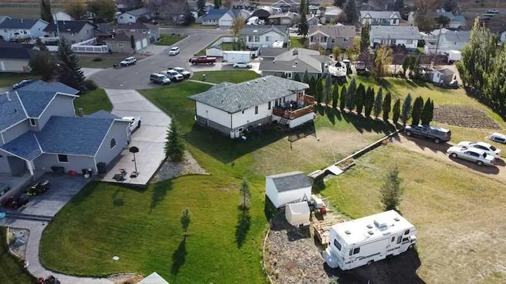 242 McNab Close