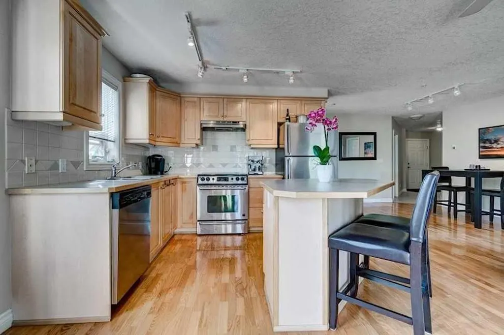 630 10 Street NW #306