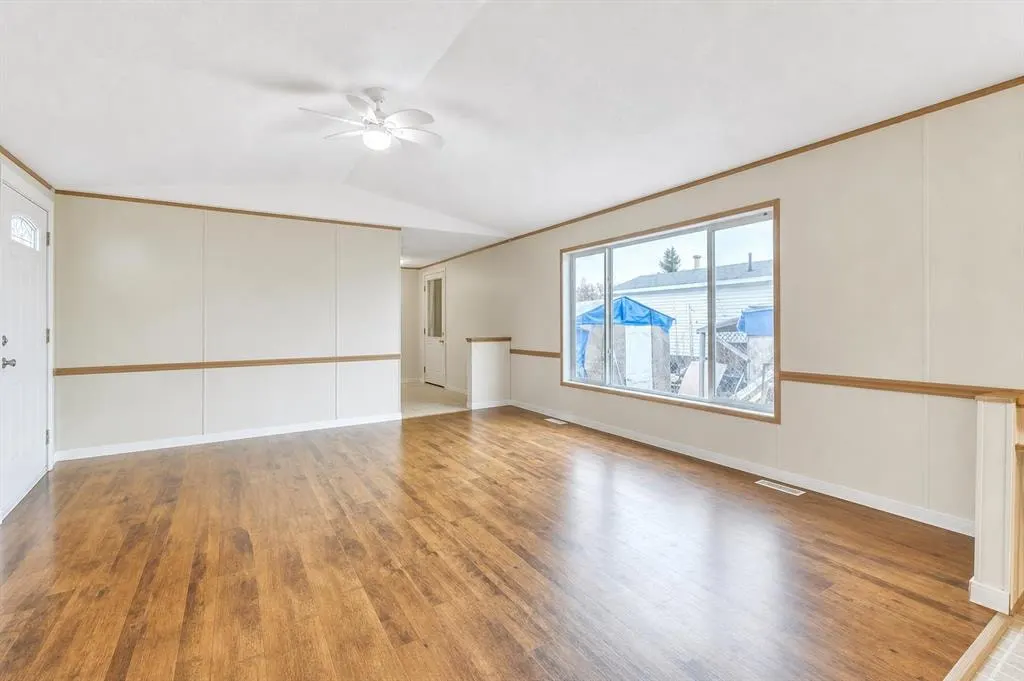863 Brentwood Crescent