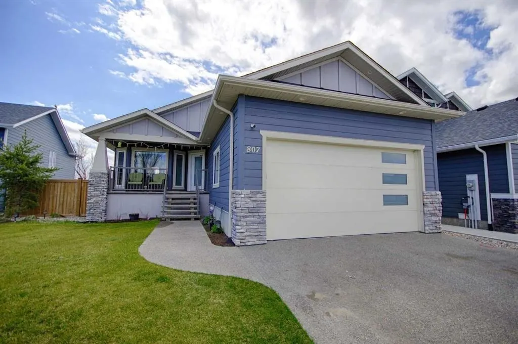 807 Sunset Place