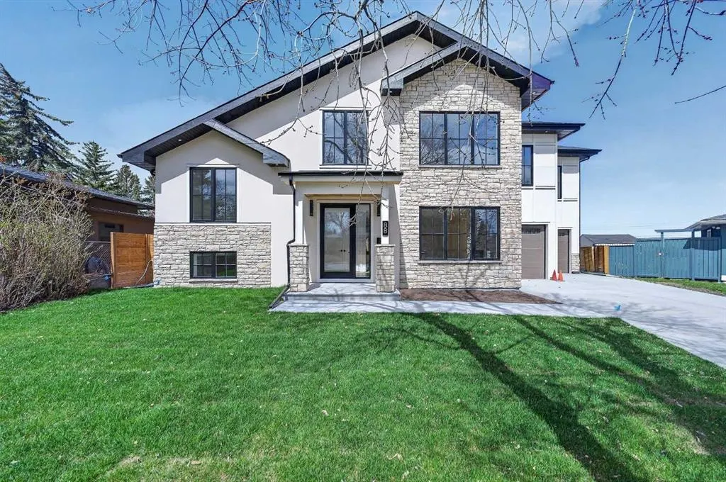 88 Woodlark Drive SW