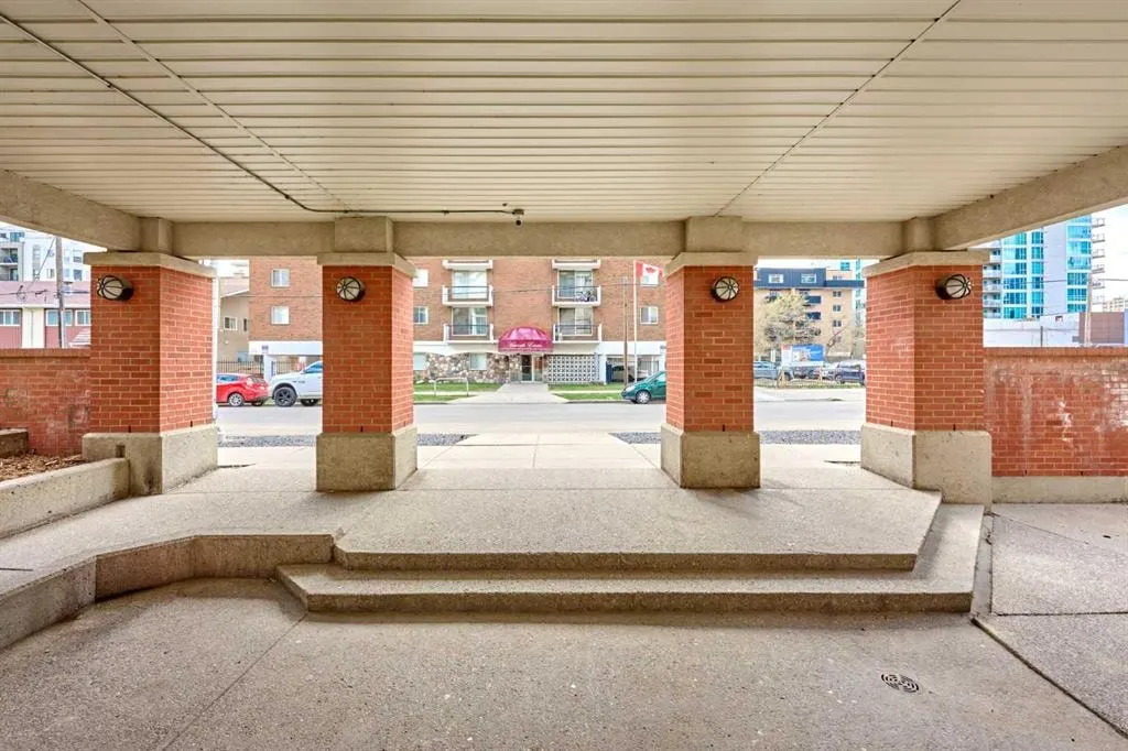 126 14 Avenue SW #106