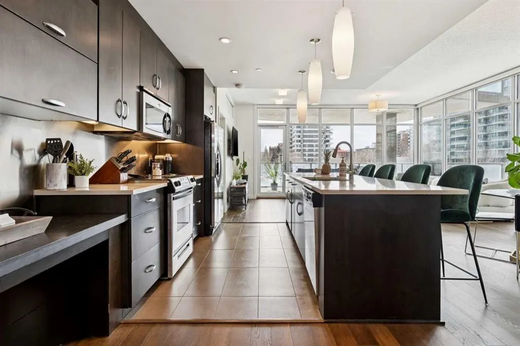 530 12 Avenue SW #201