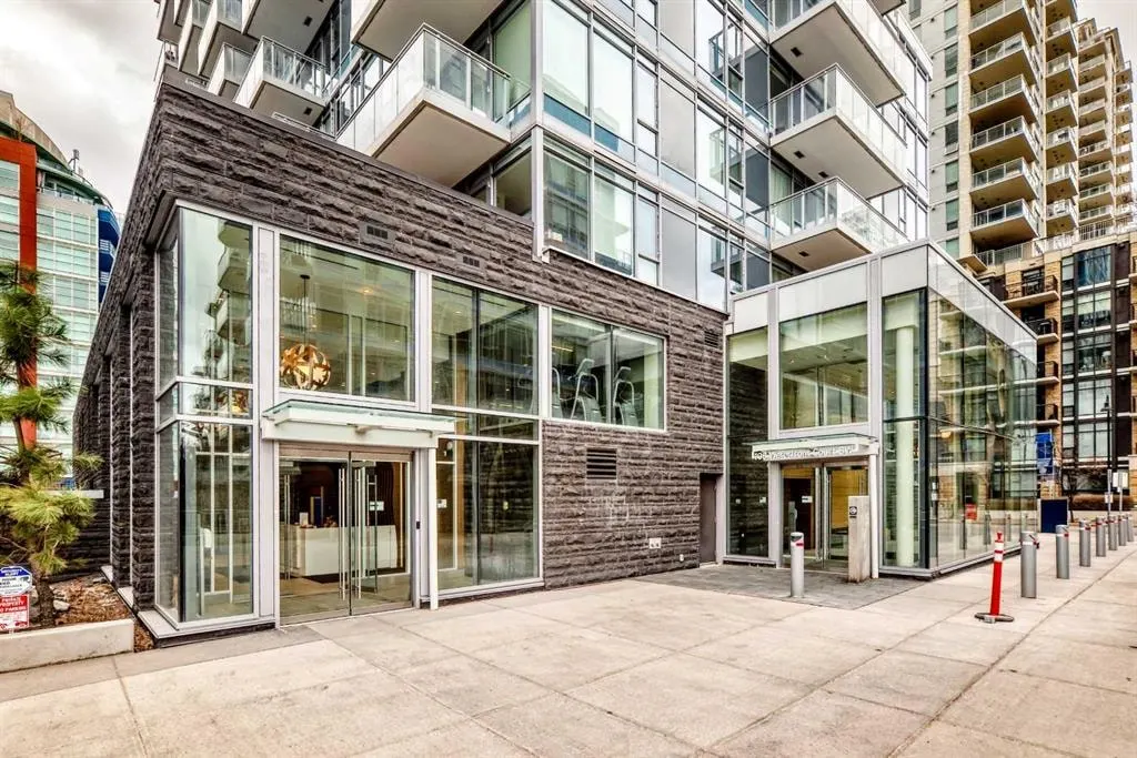 108 Waterfront Court SW #104