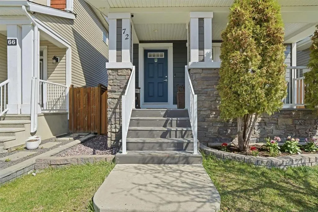 72 Redstone Common NE