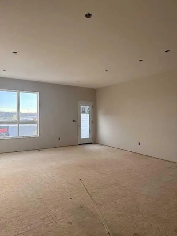 9 Gray Close