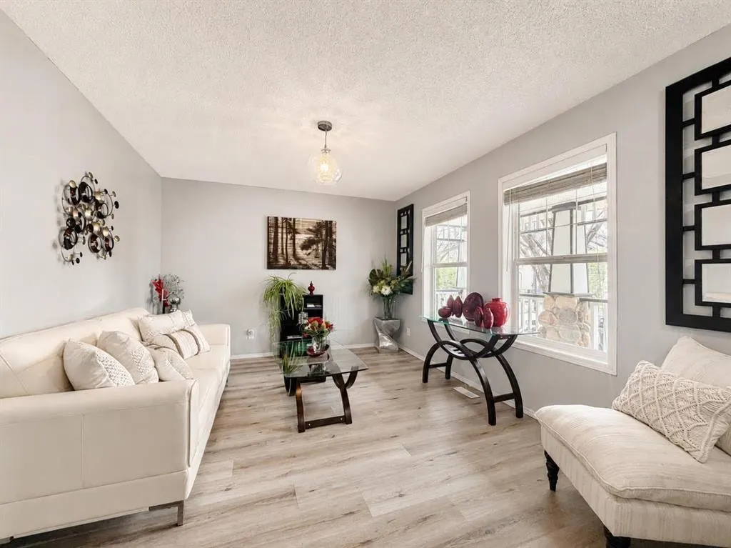 42 Inverness View SE