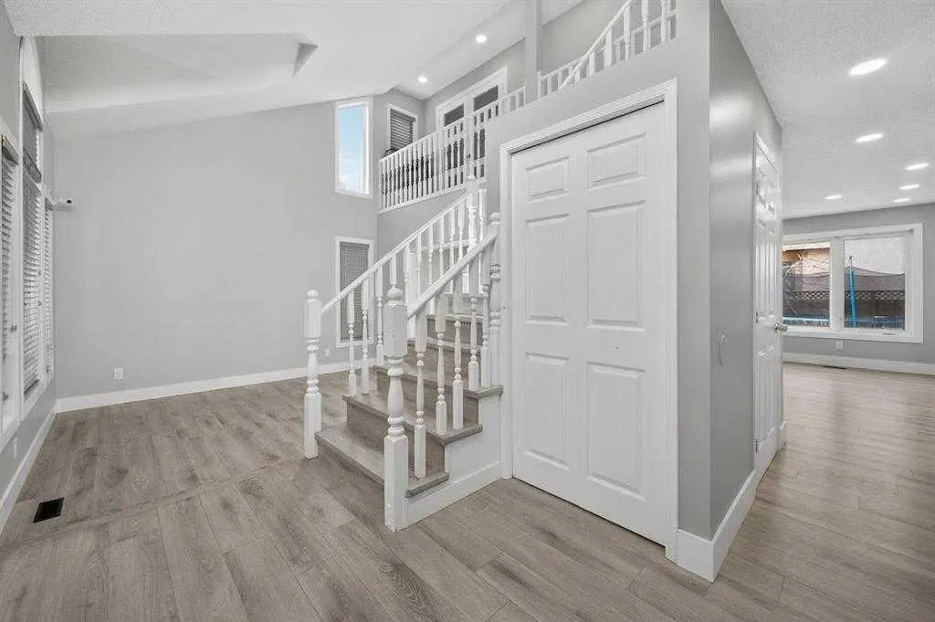 55 Millrise Way SW