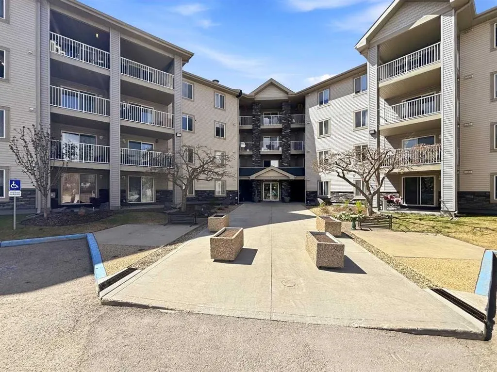 60 Lawford Avenue #105