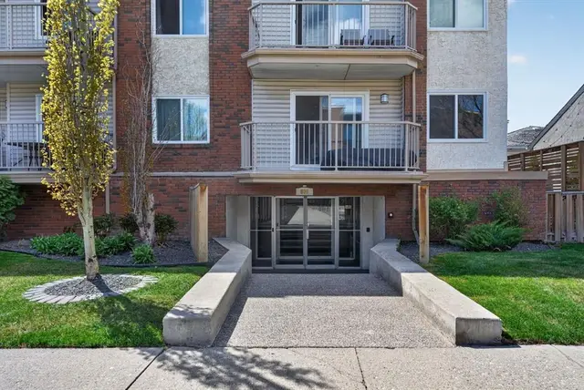 809 4 Street NE #202, Renfrew