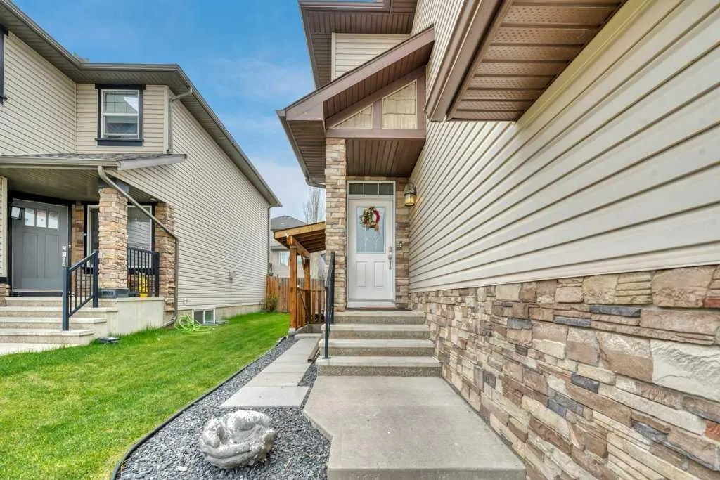 22 Kincora Heights NW