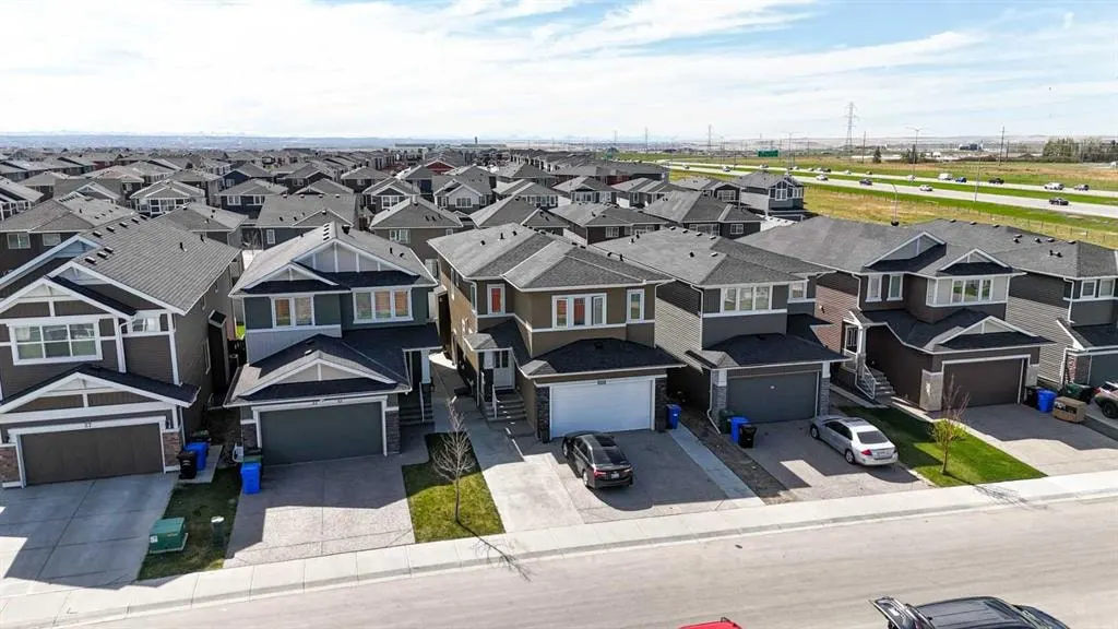 19 Red Sky Gardens NE