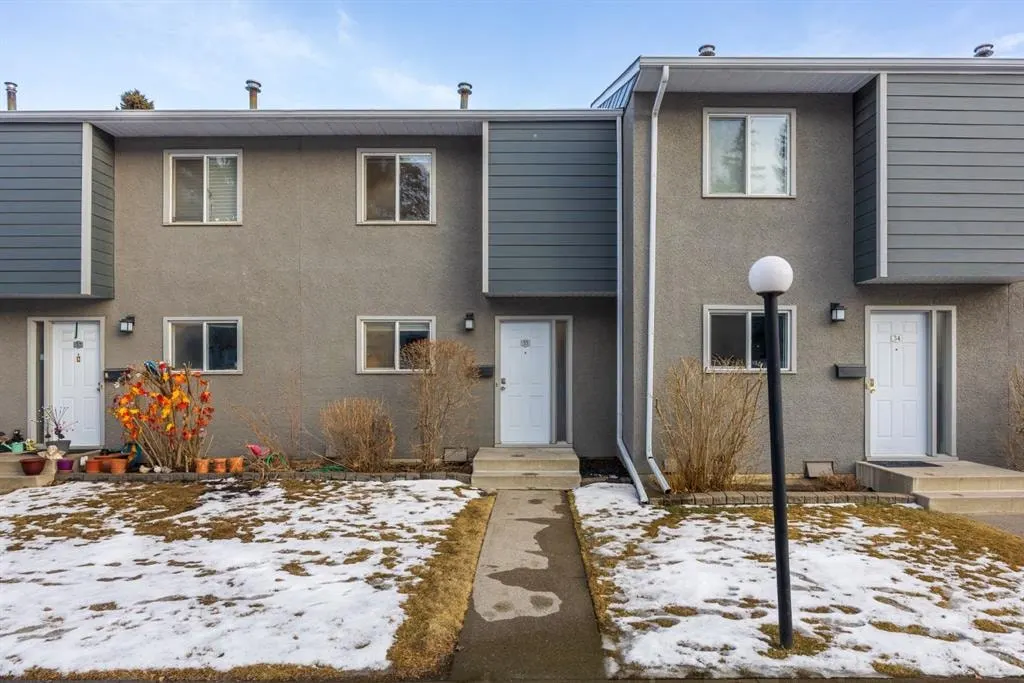 219 90 Avenue SE #33