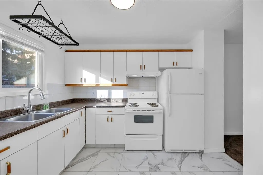 219 90 Avenue SE #33