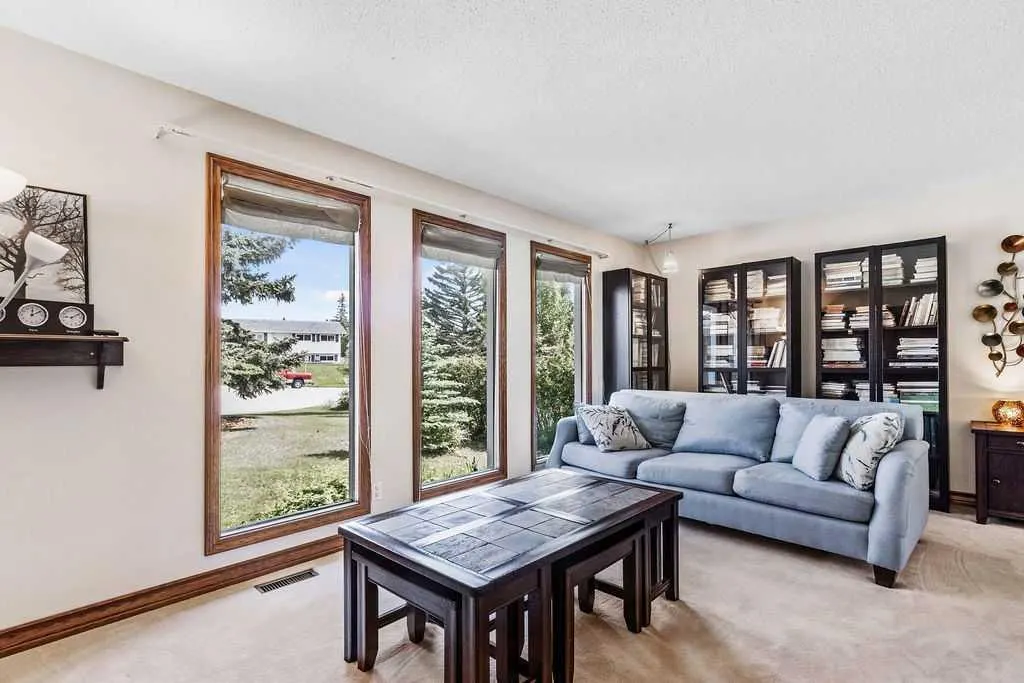 652 Dalmeny Hill NW