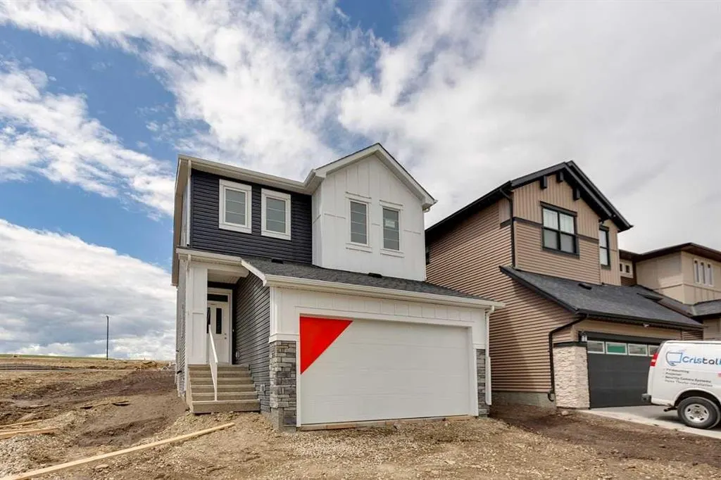 155 Vantage Crescent SW